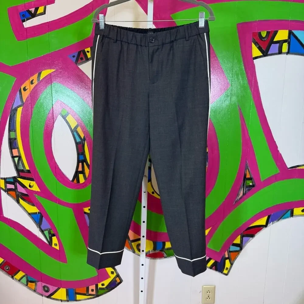 J. Crew, Gray and White Capris with Stretch Waistband. Size 6. Excellent cond!